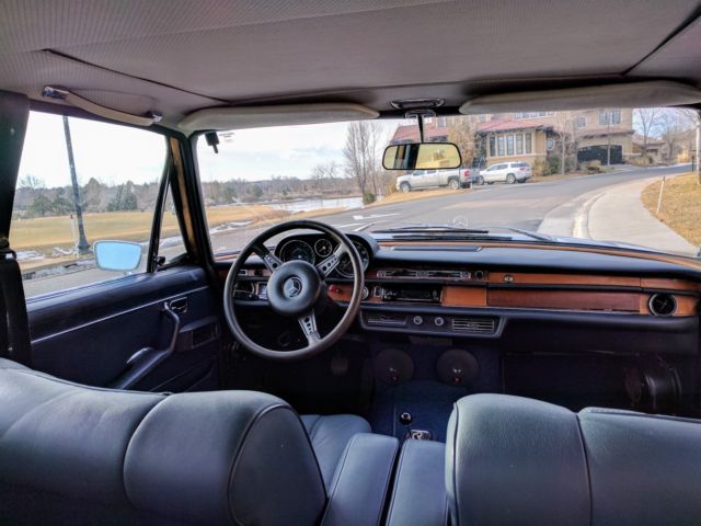 1969 Mercedes-Benz 300-Series 4-door sedan - photo 3