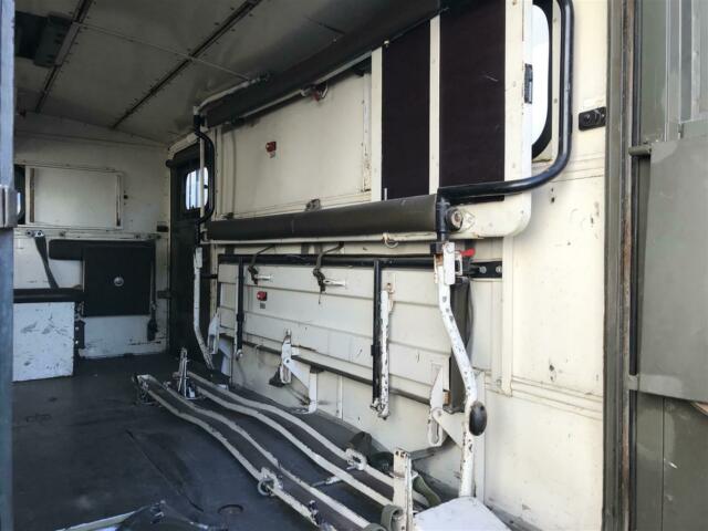 1969 Mercedes-Benz Unimog 404s Ambulance - photo 13