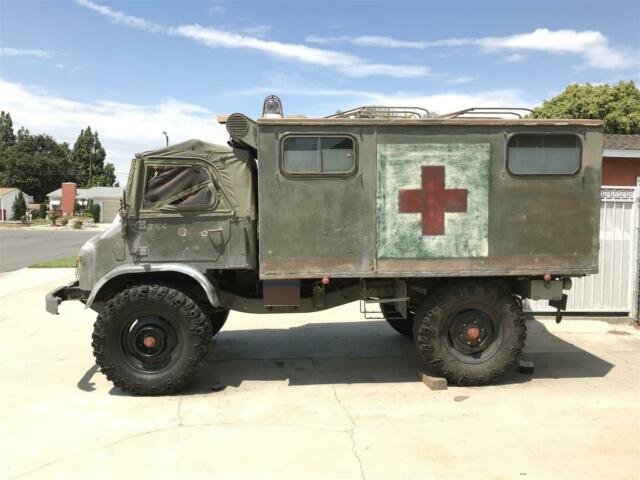 1969 Mercedes-Benz Unimog 404s Ambulance - photo 2
