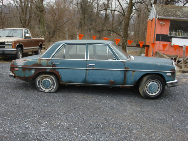 1969 Mercedes-Benz 200-Series