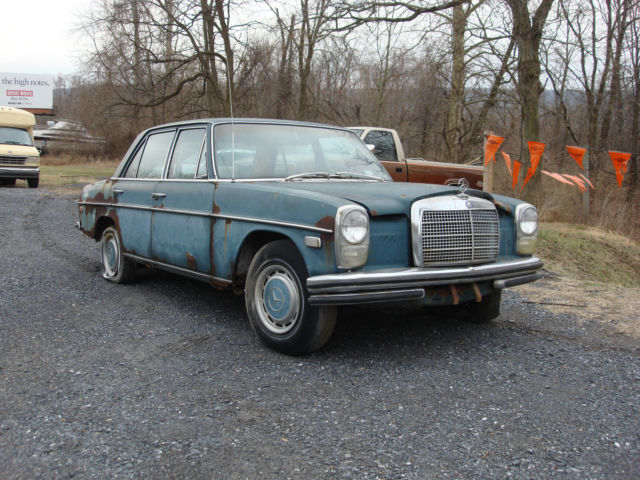 1969 Mercedes-Benz 200-Series - photo 2