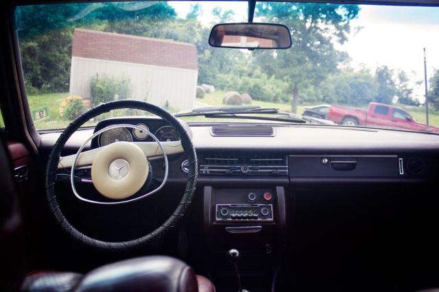 1969 Mercedes-Benz 200-Series - photo 5