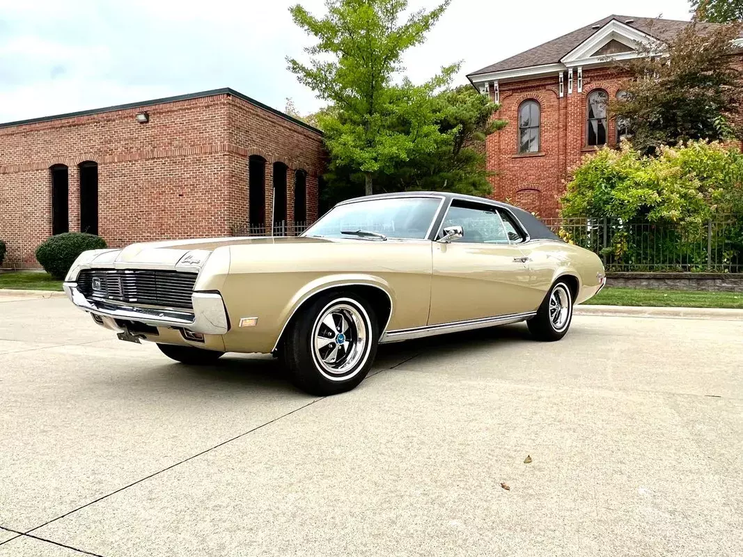1969 Mercury Cougar Gold Coupe 351CI V8 1969 Mercury Cougar