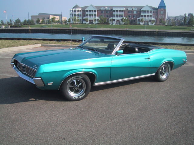 1969 Mercury Cougar XR7