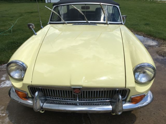 1969 MG MGB Convertible - photo 2