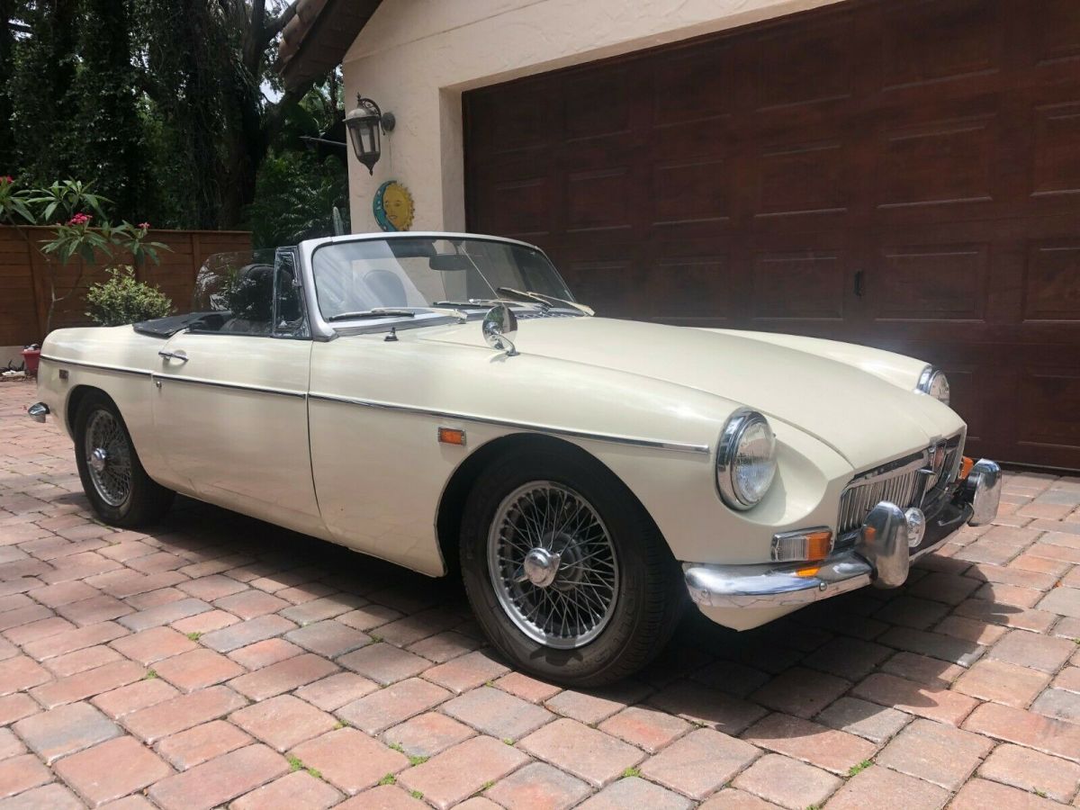 1969 MG MGB with overdrive 1969 MG MGB Roadster