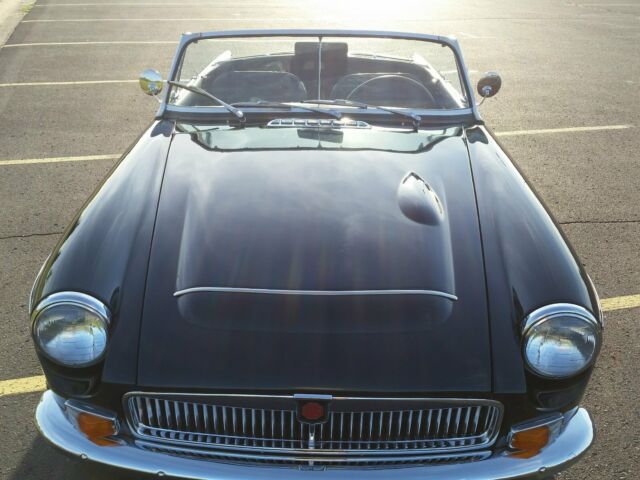 1969 MG MGC Leather seats, fully carpeted - photo 2