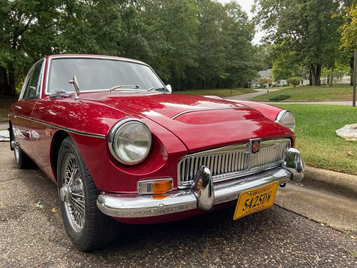 1969 MG MGC Hatchback Red RWD Manual standard 1969 MG MGC standard