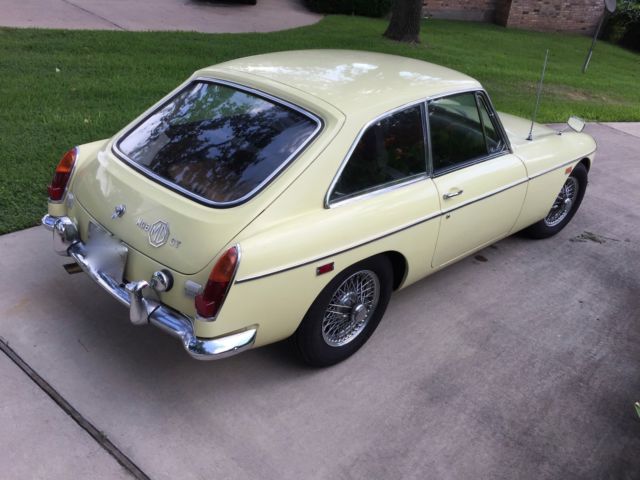 1969 MG MGB GT - photo 2