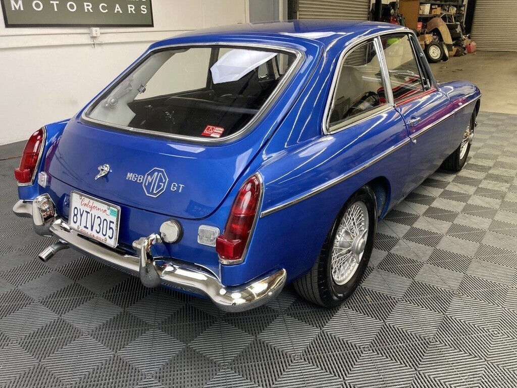 1969 MG MGB 1969 MGB GT SPORTS COUPE. LE MANS BLUE METALLIC - photo 8
