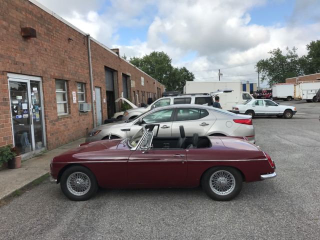 1969 MGB ROADSTER. 4 SPEED WIRE WHEELS. VERY NICE DRIVABLY CAR 1969 MG MGB Roadster