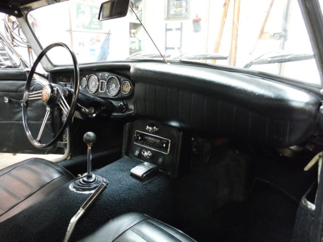 1969 MG MGB Roadster - photo 4