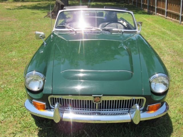 1969 MGC ROADSTER. 4 SPEED. OVERDRIVE. WIRE WHEELS. NICE DRIVER. 1969 MG MGB MGC