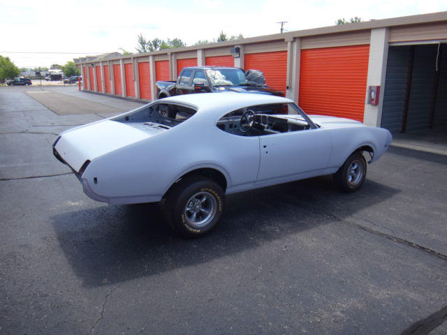1969 Oldsmobile 442 Holiday Coupe - photo 2