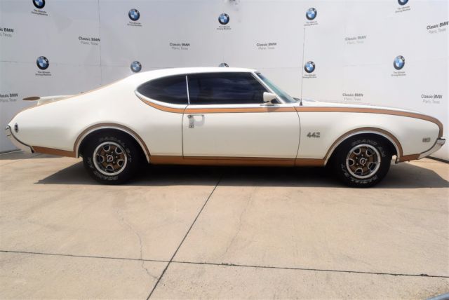 1969 Oldsmobile 442 Holiday Coupe - photo 6
