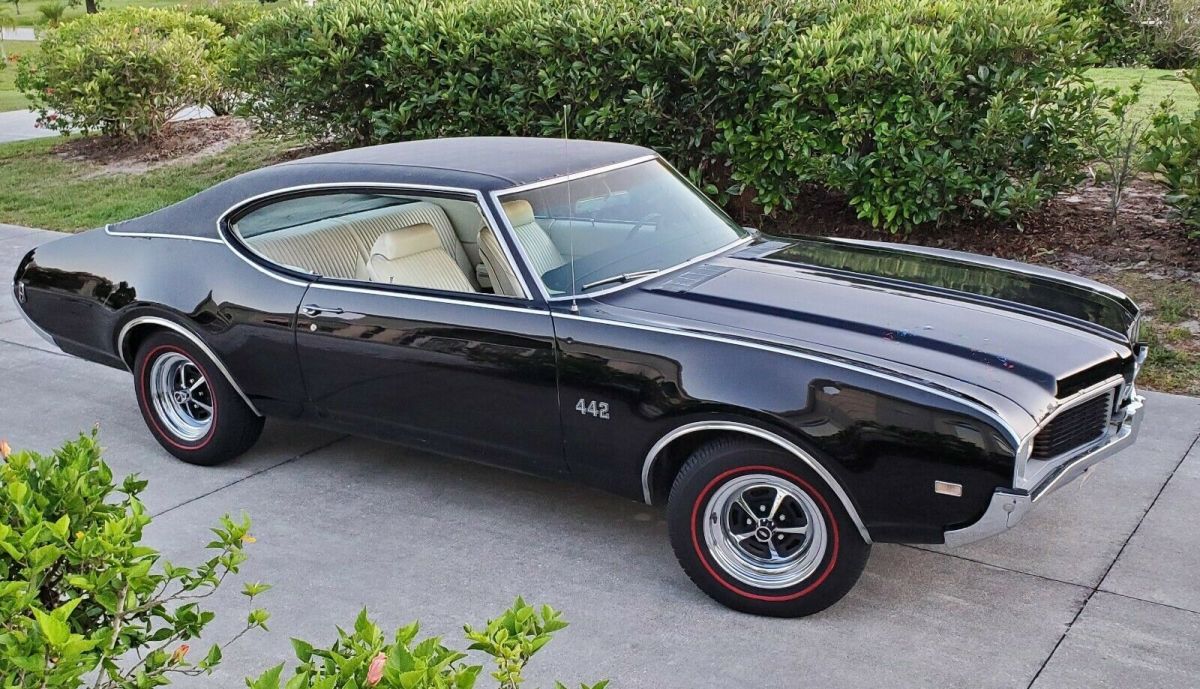 1969 Oldsmobile 442 4 speed 3.91 NO PWR STR, BRAKES, or AIR... built to GO FAST! 1969 Oldsmobile 442