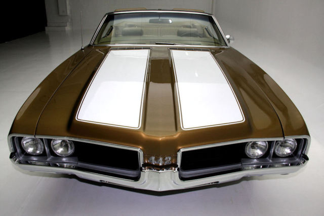 1969 Oldsmobile 442 Convertible, Fully Restored, 455/365hp, Triple Gold 1969 Oldsmobile 442 Gold