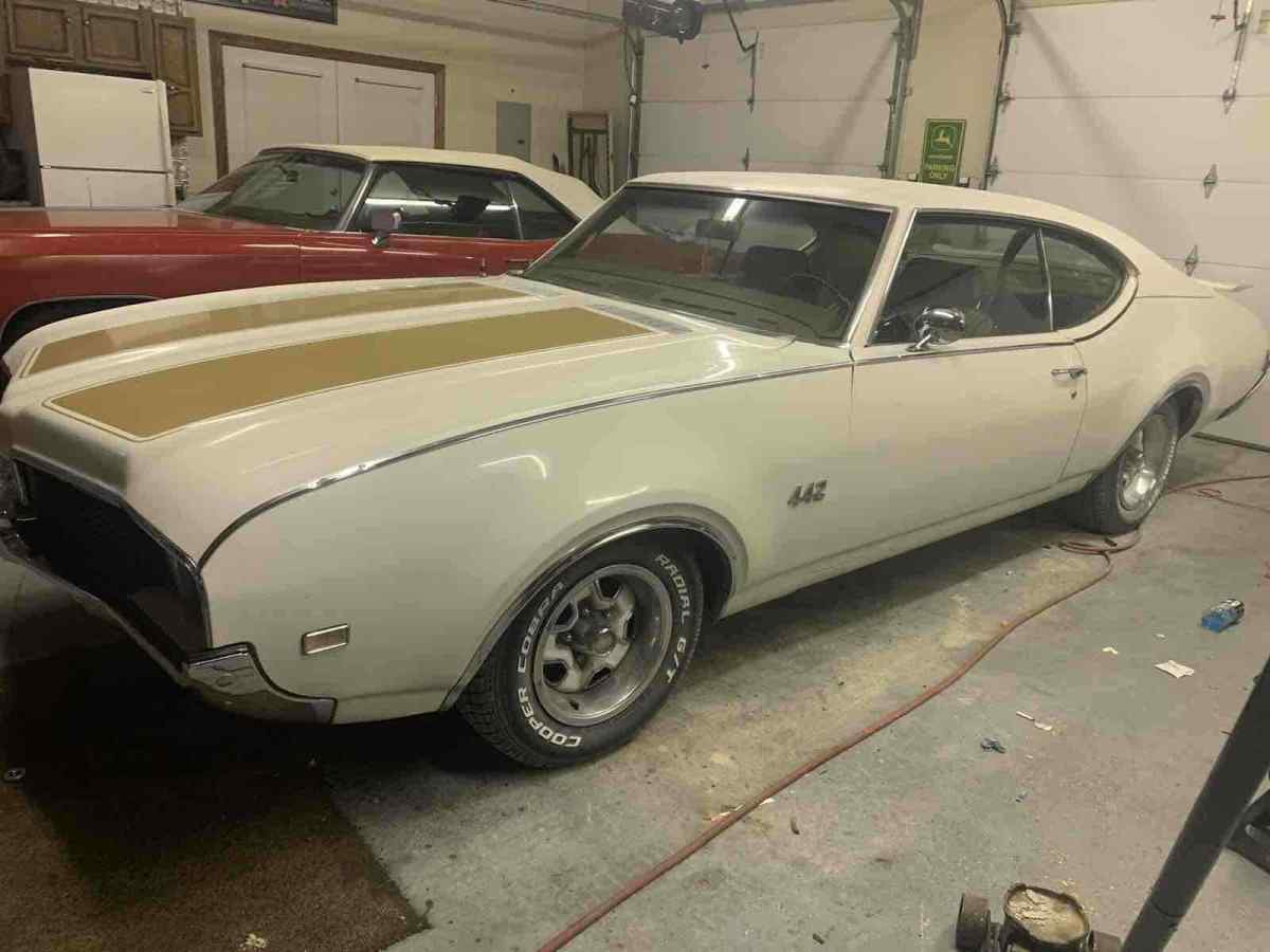 1969 Oldsmobile 442 - photo 2