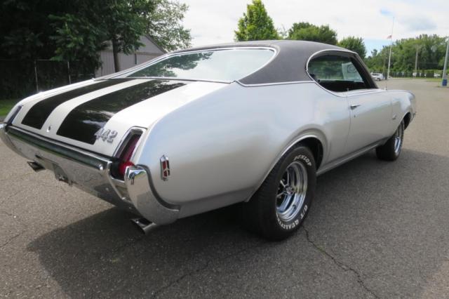 1969 Oldsmobile 442 Holiday Coupe - photo 13