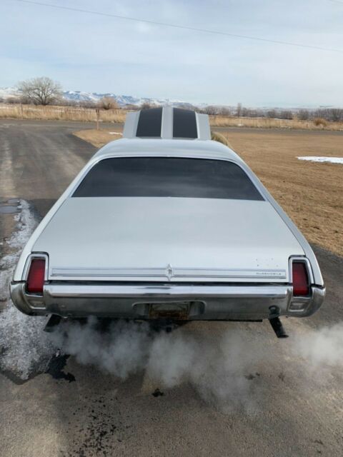1969 Oldsmobile Cutlass Holiday Coupe - photo 2