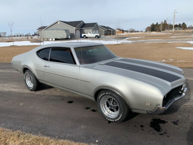 1969 Oldsmobile Cutlass Holiday Coupe - photo 4