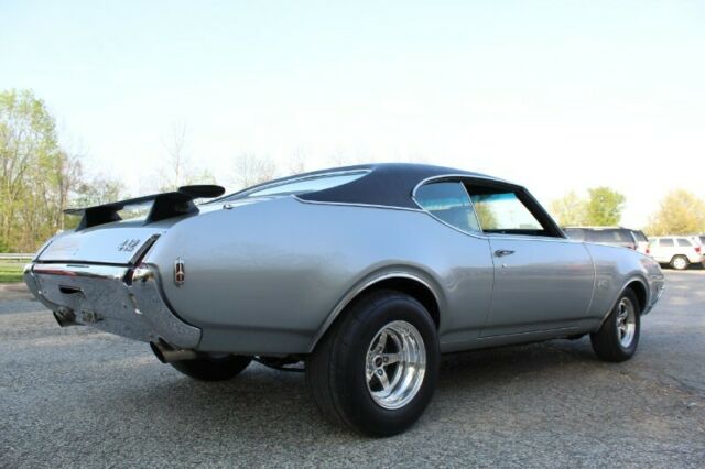 1969 Oldsmobile 442 - photo 3