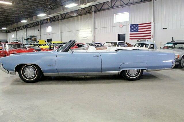 1969 Oldsmobile Ninety-Eight Covertible - photo 2