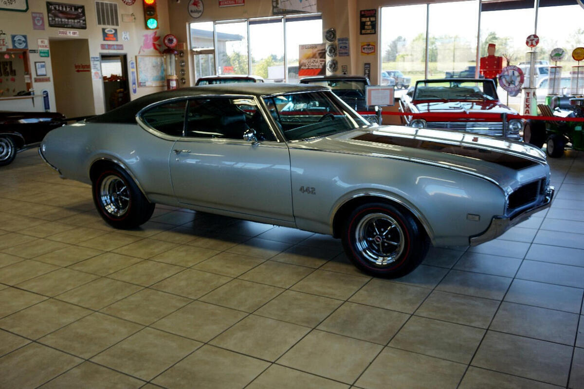 1969 Oldsmobile Cutlass 2-Door HardTop - photo 10