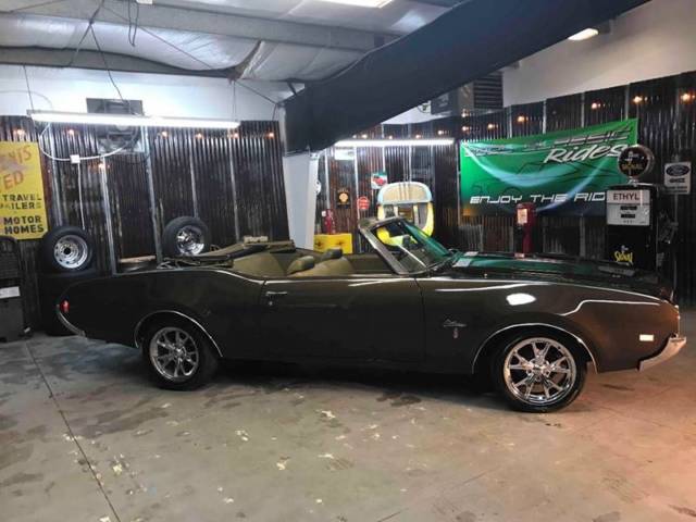 1969 Oldsmobile Cutlass, Charcoal with 39,935 Miles available now! 1969 Oldsmobile Cutlass Holiday Coupe S Convertible