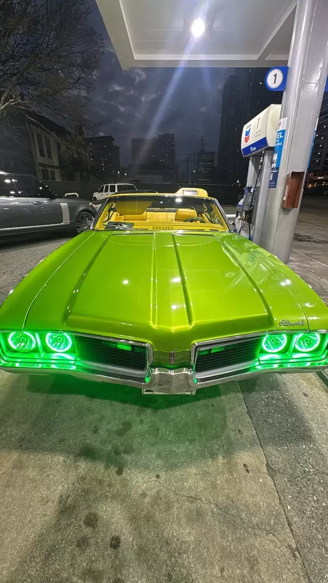 1969 Oldsmobile Cutlass Convertible Green chrome 1969 Oldsmobile Cutlass chrome