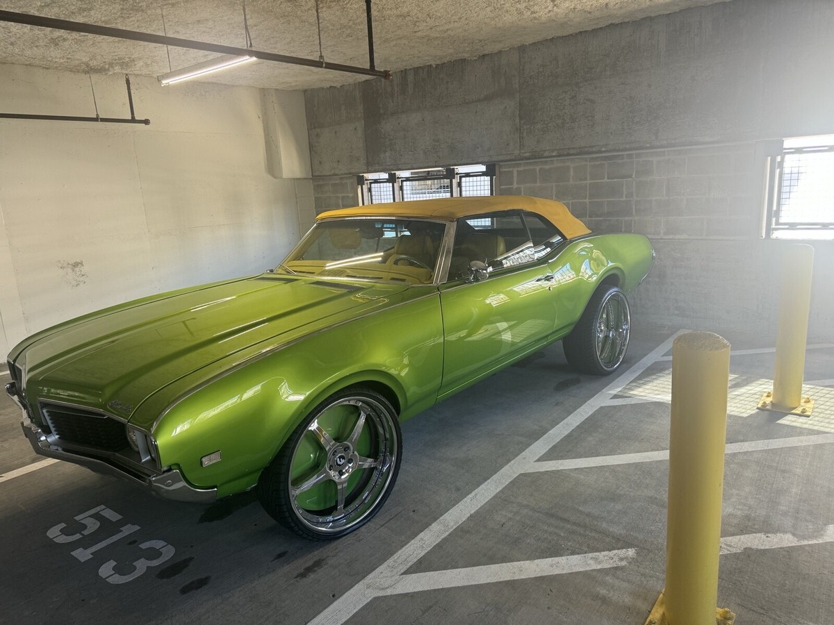 1969 Oldsmobile Cutlass chrome - photo 6