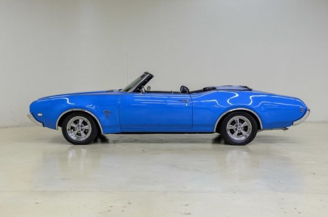 1969 Oldsmobile Cutlass S - photo 3