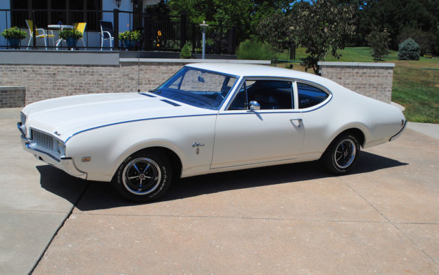 1969 Oldsmobile Cutlass S - photo 3