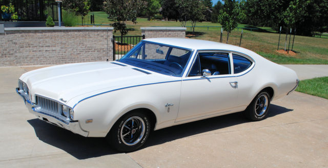 1969 Oldsmobile Cutlass S - photo 4