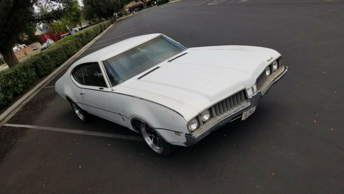 1969 Oldsmobile Cutlass S White RWD Automatic 1969 Oldsmobile Cutlass S