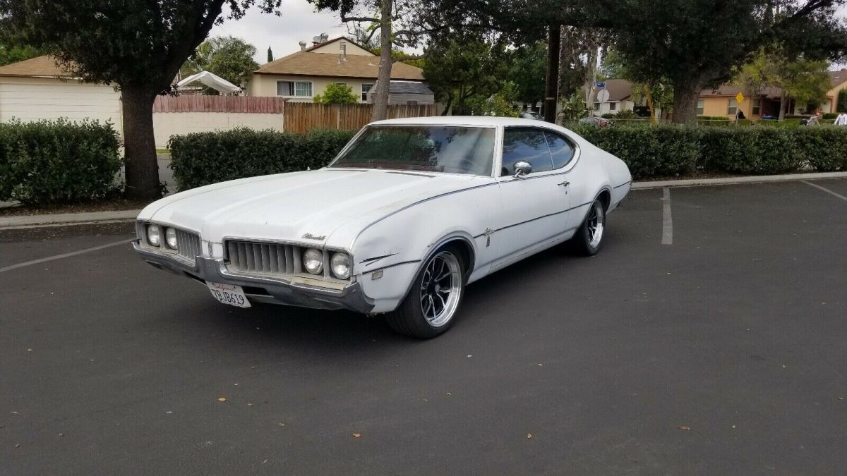 1969 Oldsmobile Cutlass S - photo 2