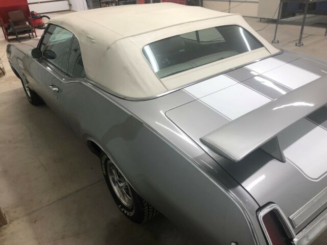 1969 Oldsmobile Cutlass Supreme Convertible, 350ci V8, Automatic, Leather, A/C 1969 Oldsmobile Cutlass Supreme Convertible