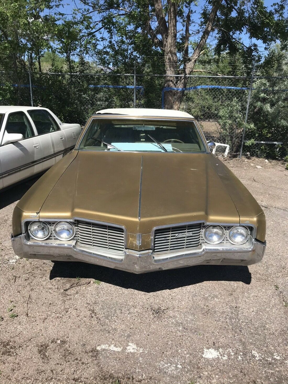 1969 Oldsmobile Delta 88 royal