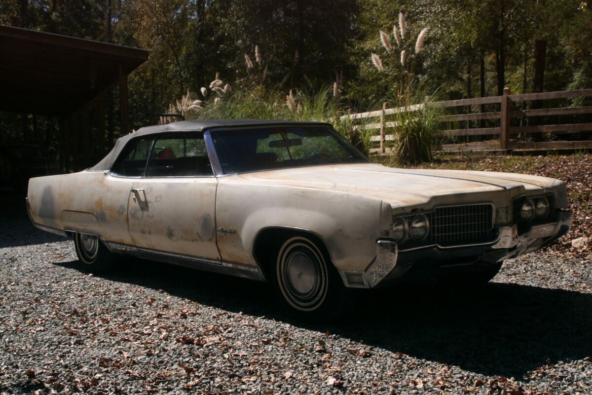 1969 Oldsmobile Ninety-Eight Convertible - photo 2