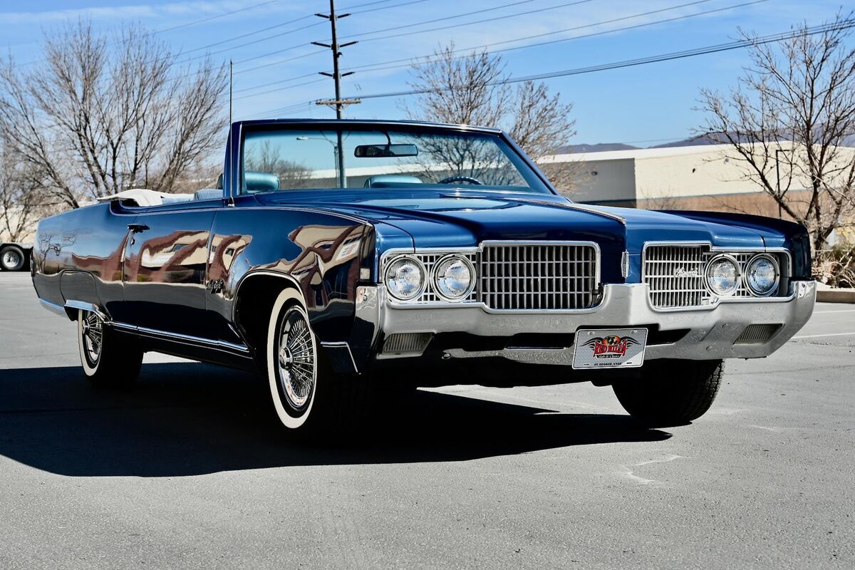 1969 Oldsmobile Ninety-Eight Convertible - photo 2