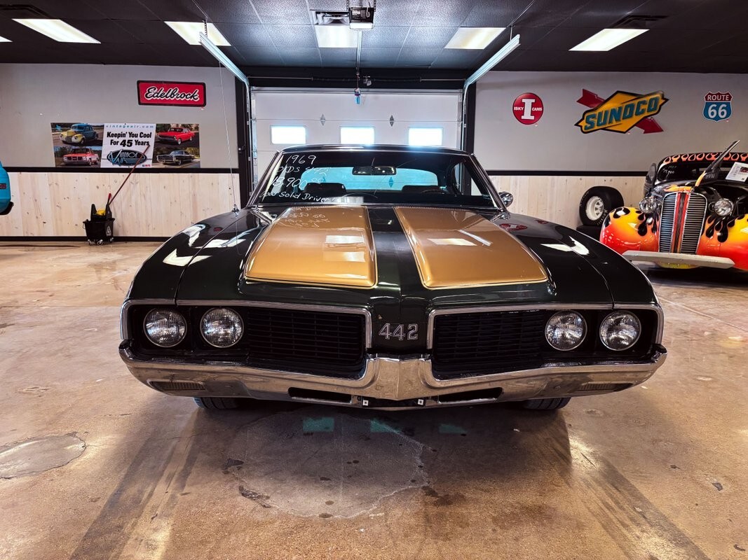 1969 Oldsmobile 442 - photo 2