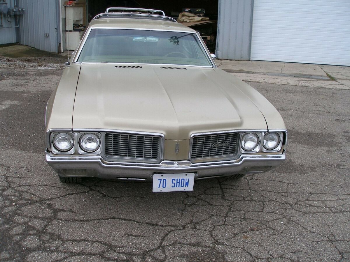 1969 Oldsmobile Custom Cruiser VISTA CRUISER STAION WAGON - photo 2
