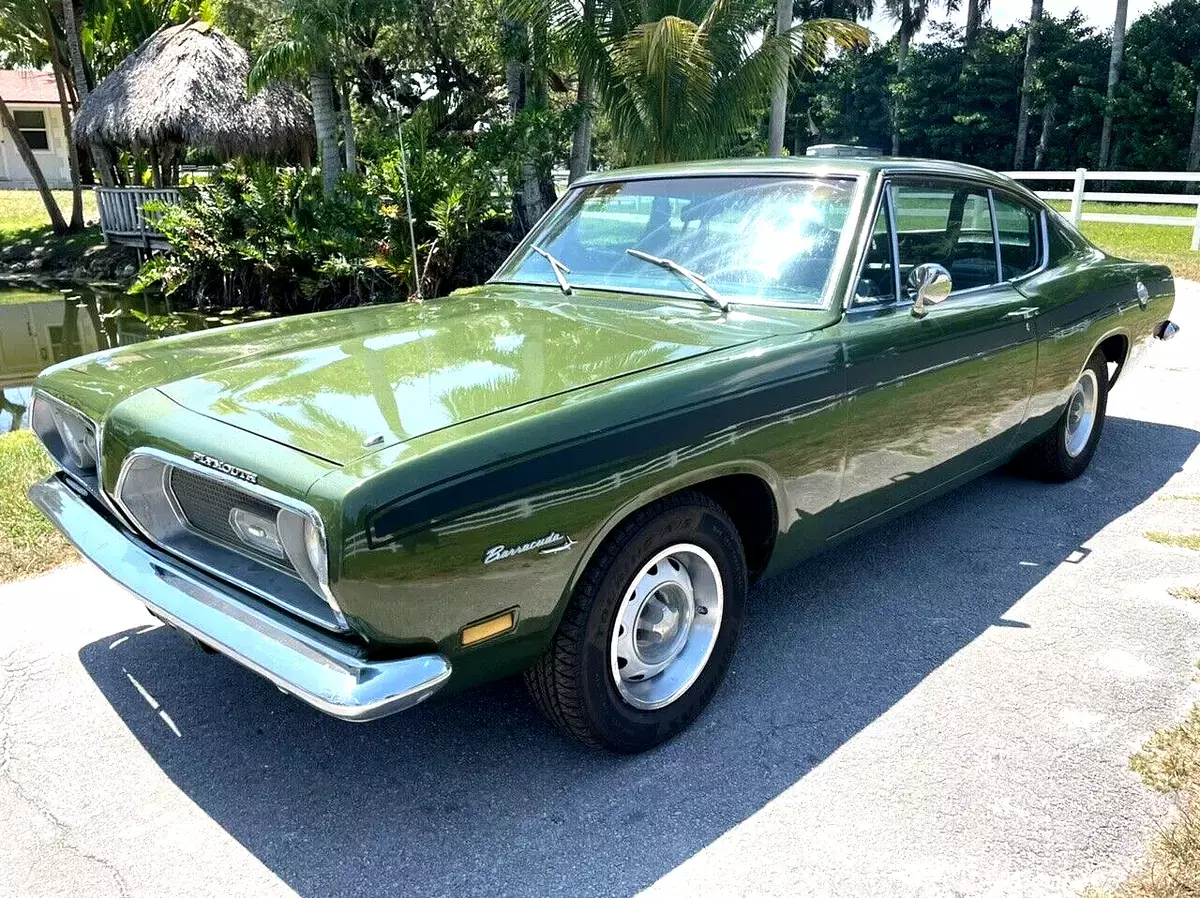 1969 Plymouth Barracuda Fastback V8 with bucket seats and a console! 1969 Plymouth Barracuda