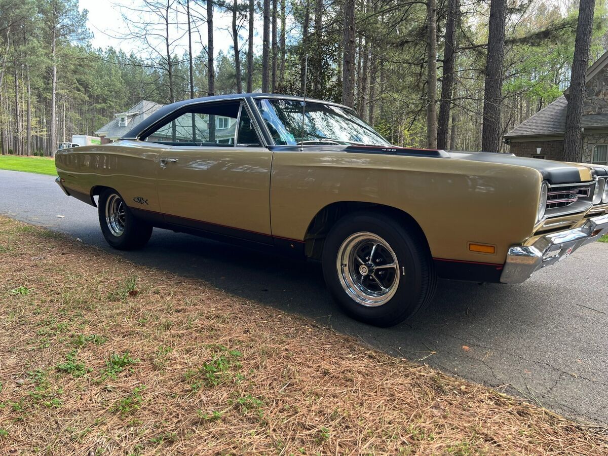 1969 Plymouth GTX 2dr Hardtop - photo 7