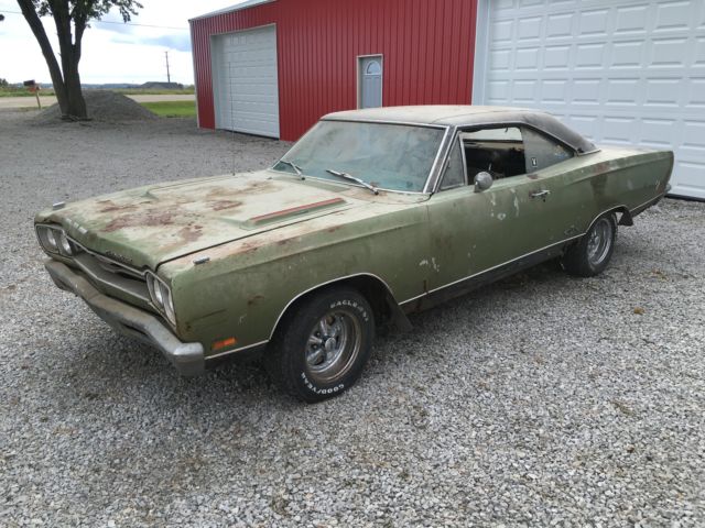 1969 Plymouth GTX barnfind 440 4 spd Dana numbers matching air grabber track pak 1969 Plymouth GTX