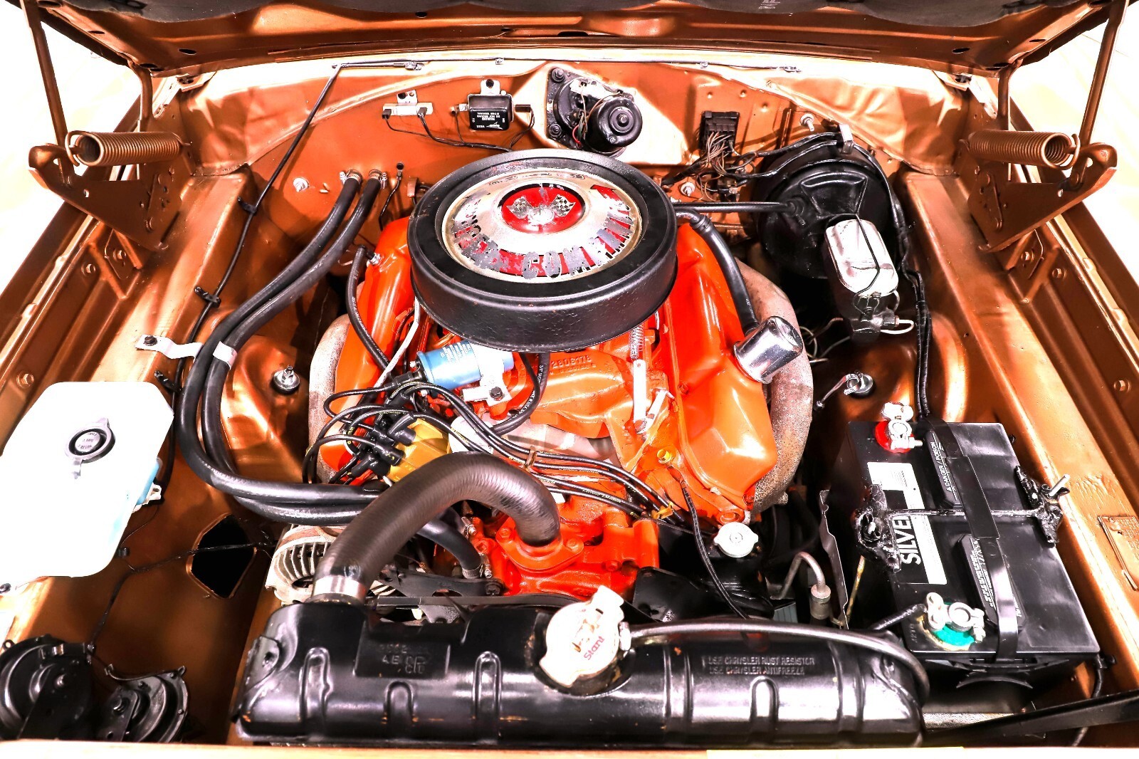 1969 Plymouth GTX 2 DR. Hdtp, tan vinyl top. Factory  magnum  wheels. - photo 6