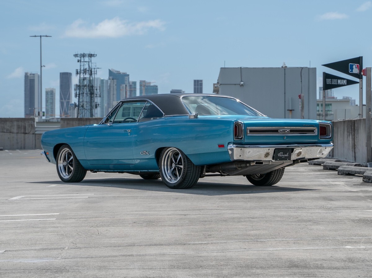1969 Plymouth GTX - Supercharged Viper V10 Drivetrain - Must See - photo 3