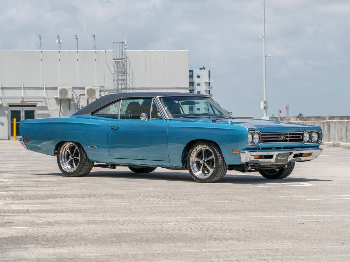 1969 Plymouth GTX - Supercharged Viper V10 Drivetrain - Must See - photo 6