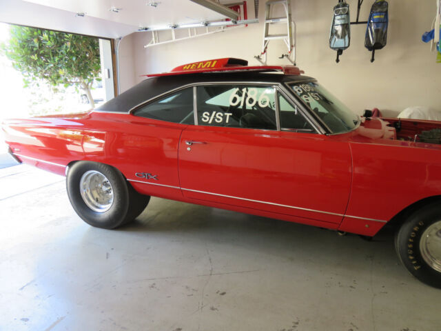 1969 Plymouth GTX w / 426 Hemi 1969 Plymouth GTX