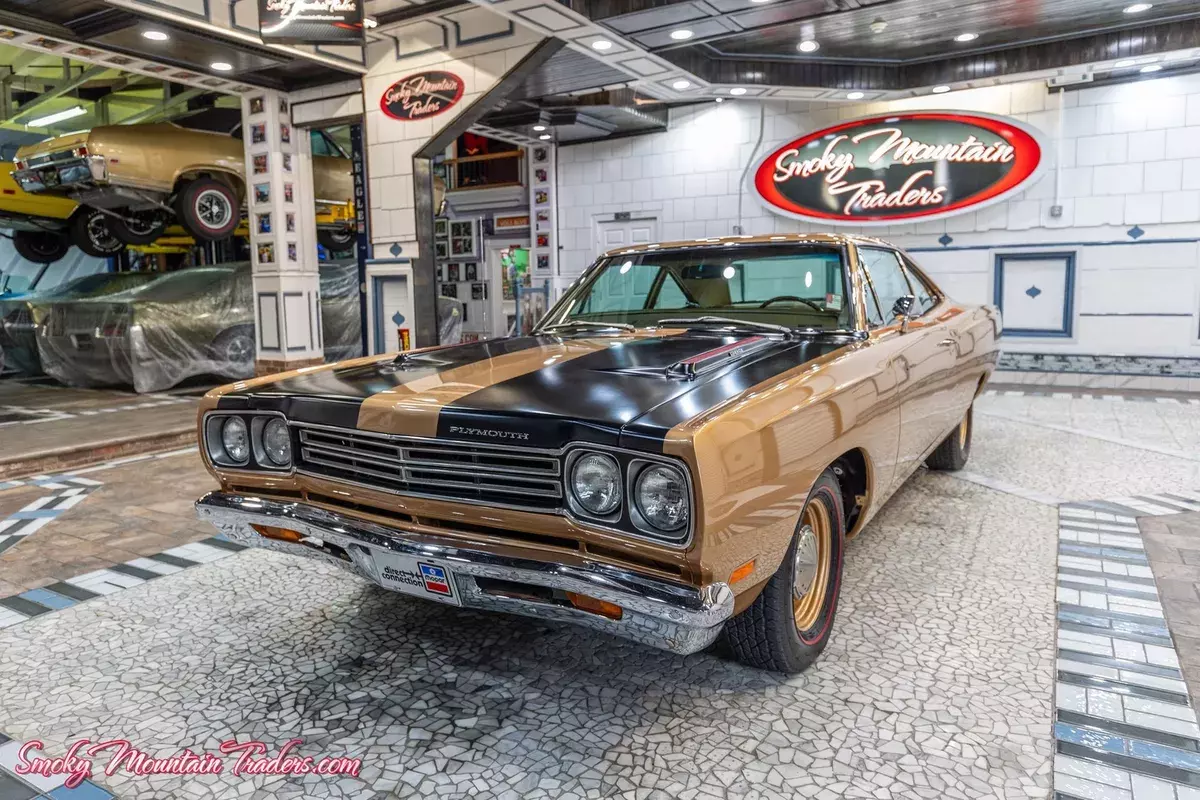 1969 Plymouth Road Runner Rotisserie Resto 383 Four Speed Sure Grip Polish Floor 1969 Plymouth Road Runner